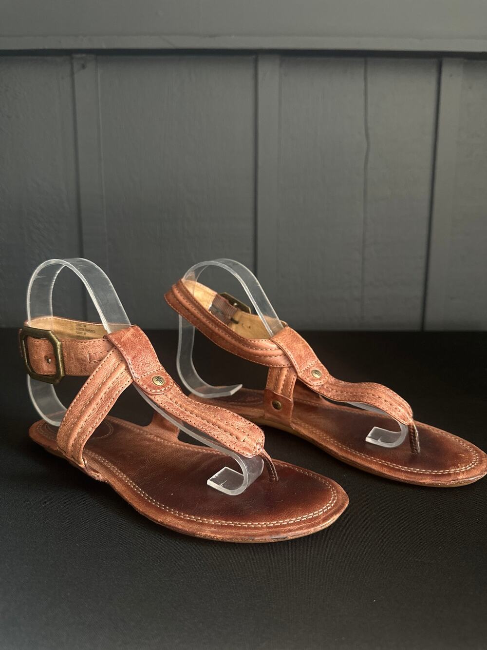 Frye Alessia Trapunto Brown Leather Buckled Thong Sandals Size 7